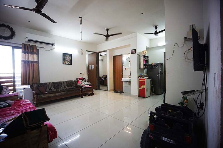 Room, jagatpur 2 Bedroom 132 Sq.Yd. Apartment In Jagatpur Ahmedabad 10511592