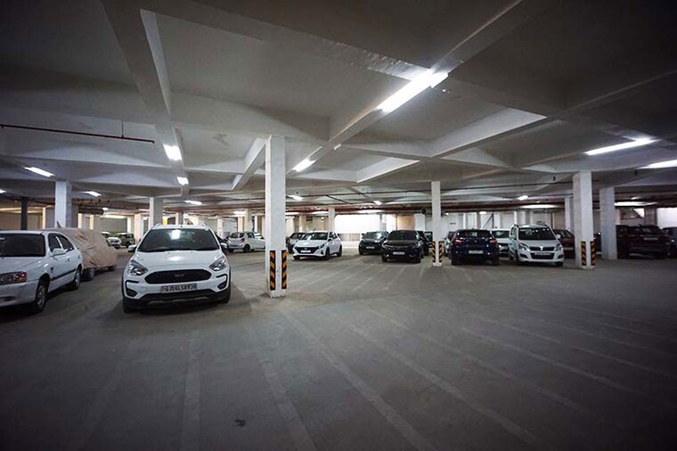  Parking, jagatpur 2 Bedroom 132 Sq.Yd. Apartment In Jagatpur Ahmedabad 10511592
