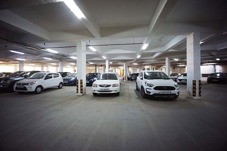  Parking, jagatpur 2 Bedroom 132 Sq.Yd. Apartment In Jagatpur Ahmedabad 10511592