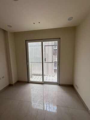  Showroom For Sale in Lajpat Nagar 4
