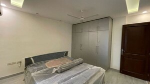 Room in 4 BHK Builder Floor at Sector 21 – for Rent