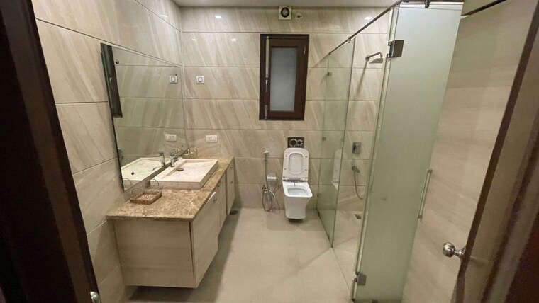 Bathroom, sector 21 4 Bedroom 2100 Sq.Ft. Builder Floor In Sector 21 Gurgaon 10511609