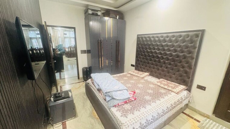 Bedroom, sector 21 4 Bedroom 2100 Sq.Ft. Builder Floor In Sector 21 Gurgaon 10511609