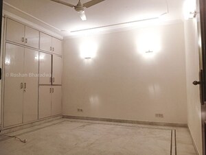  Shop For Sale in Lajpat Nagar 4
