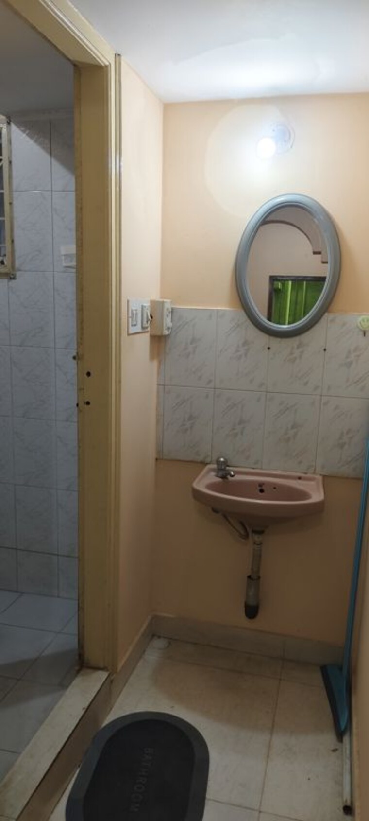 Bathroom, jeevan bima nagar 1 Bedroom 650 Sq.Ft. Builder Floor In Jeevan Bima Nagar Bangalore 10511630