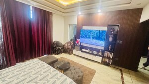 Bedroom in 3 BHK Builder Floor at Sector 21 – for Rent