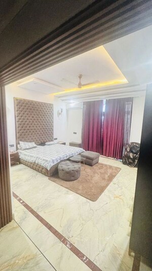 Bedroom in 3 BHK Builder Floor at Sector 21 – for Rent
