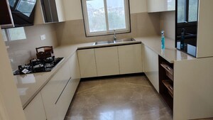 Room in 3 BHK Builder Floor at BPTP Amstoria, Sector 102 – for Sale