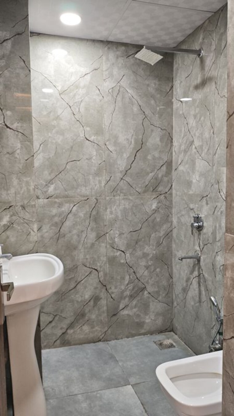 Bathroom, rps-palm-drive 3 Bedroom 133 Sq.Yd. Builder Floor In Sector 88 Faridabad 9894380