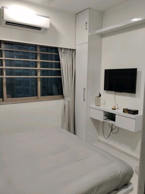 Room in 1 BHK Apartment at Sheth Vasant Oasis, Andheri East – for Rent