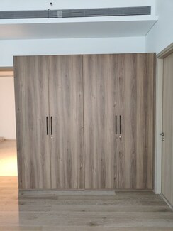 3 BHK + Prayer Room,Servant Room,Study Room,Extra Room,Basement,Store Room Apartment For Rent in Piramal Mahalaxmi