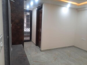 Room in 3 BHK Builder Floor at Sector 22 – for Rent