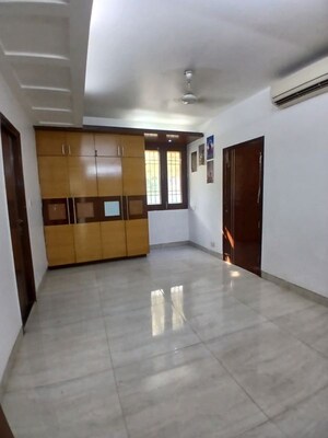 Room in 3 BHK Apartment at Dwarka – for Rent