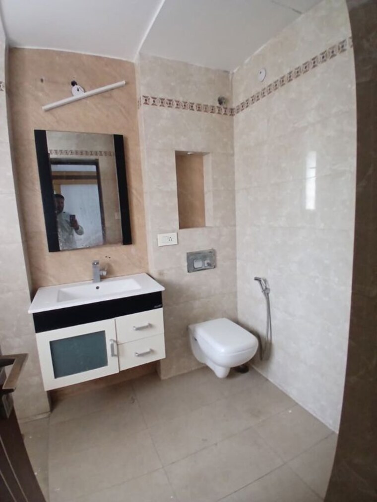 Bathroom, dwarka 3 Bedroom 1850 Sq.Ft. Apartment In Dwarka Delhi 10511723