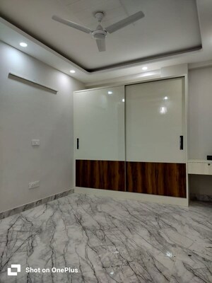 Room in 4 BHK Builder Floor at Khirki Extension – for Rent
