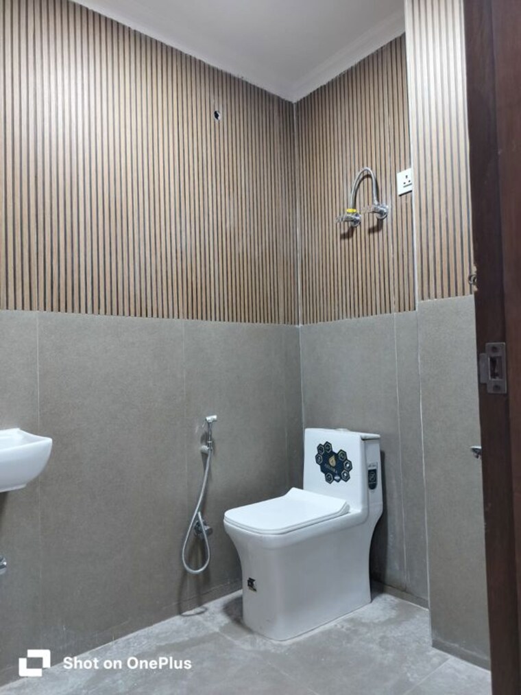 Bathroom, khirki extension 4 Bedroom 1800 Sq.Ft. Builder Floor In Khirki Extension Delhi 10511745
