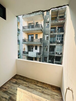 Balcony in 3 BHK Builder Floor at Prem Apartment, Pir Machalla – for Sale