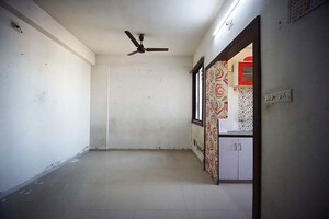 Room in 1 BHK Apartment at Chandkheda – for Sale