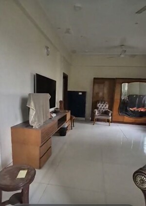 Living Room in 4 BHK Apartment at Altamount Road – for Rent