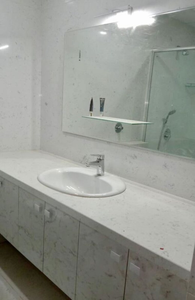 Bathroom, unitech-infospace 4 Bedroom 2100 Sq.Ft. Builder Floor In Sector 21 Gurgaon 10511817