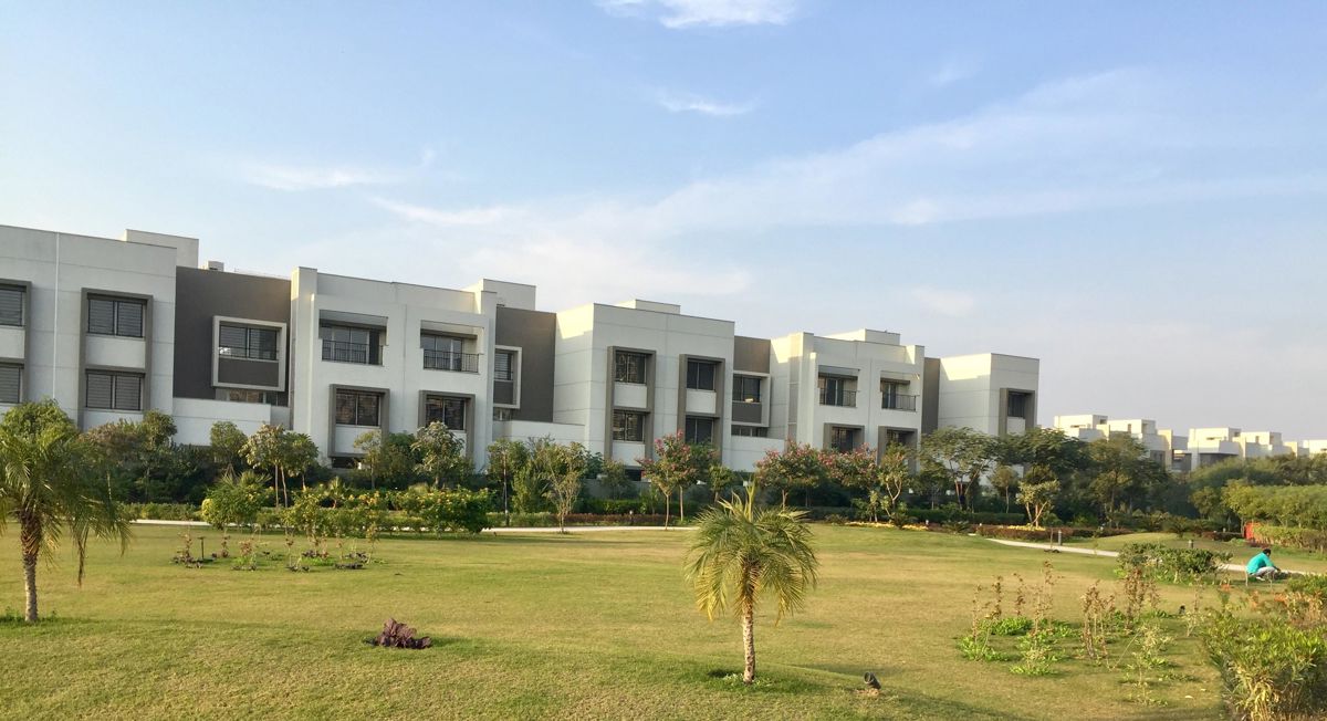 4 BHK + Prayer Room,Study Room,Store Room 2100 Sq.Ft. Builder Floor in Unitech Infospace