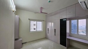 Room in 3 BHK Apartment at Trendset Winz, Nanakramguda – for Rent