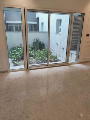 Room in 4 BHK Builder Floor at Sector 23 – for Rent