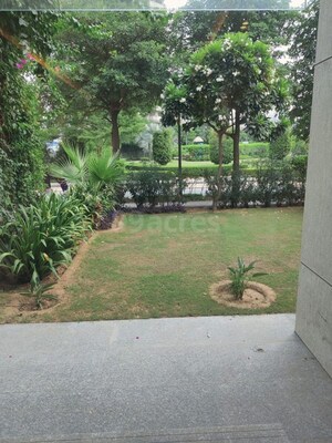 4 BHK Builder Floor – Garden View at Sector 23 - for Rent
