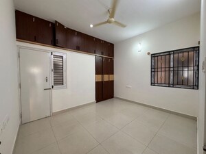 Room in 1 BHK Builder Floor at Jeevan Bima Nagar – for Rent