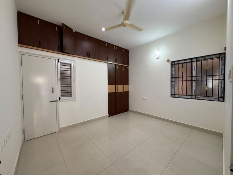 Room, jeevan bima nagar 1 Bedroom 650 Sq.Ft. Builder Floor In Jeevan Bima Nagar Bangalore 10511855