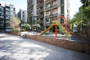 2 BHK Apartment For Sale in Motera