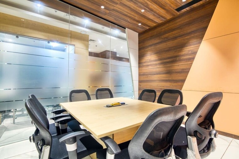 Team Area, mg road Commercial Office Space 2000 Sq.Ft. In Mg Road Indore 10511902
