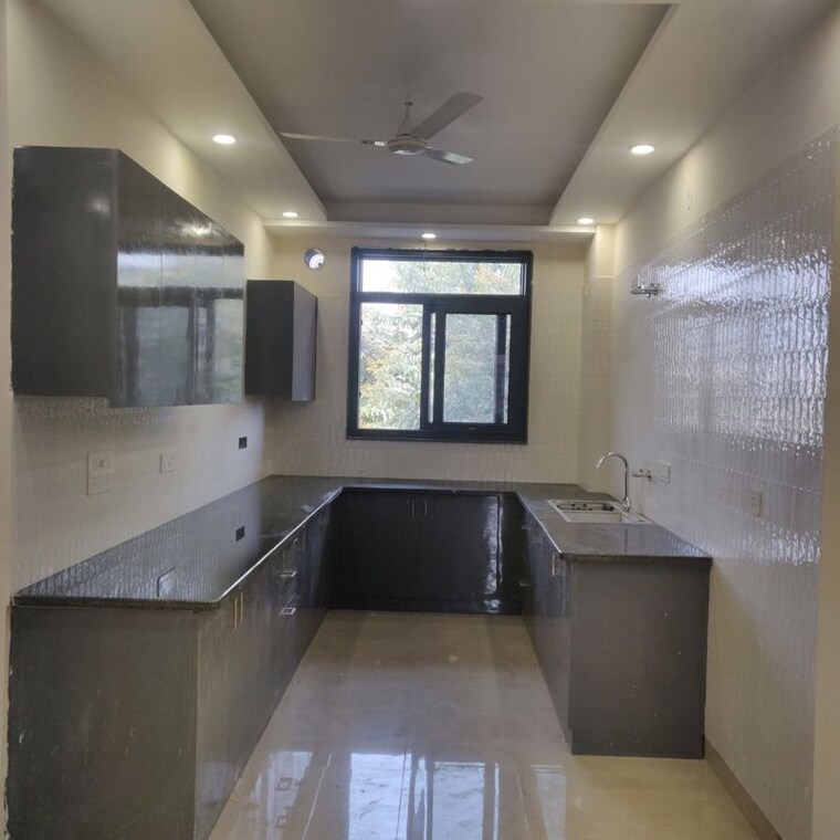 Kitchen, sector 23 3 Bedroom 2000 Sq.Ft. Builder Floor In Sector 23 Gurgaon 10511916