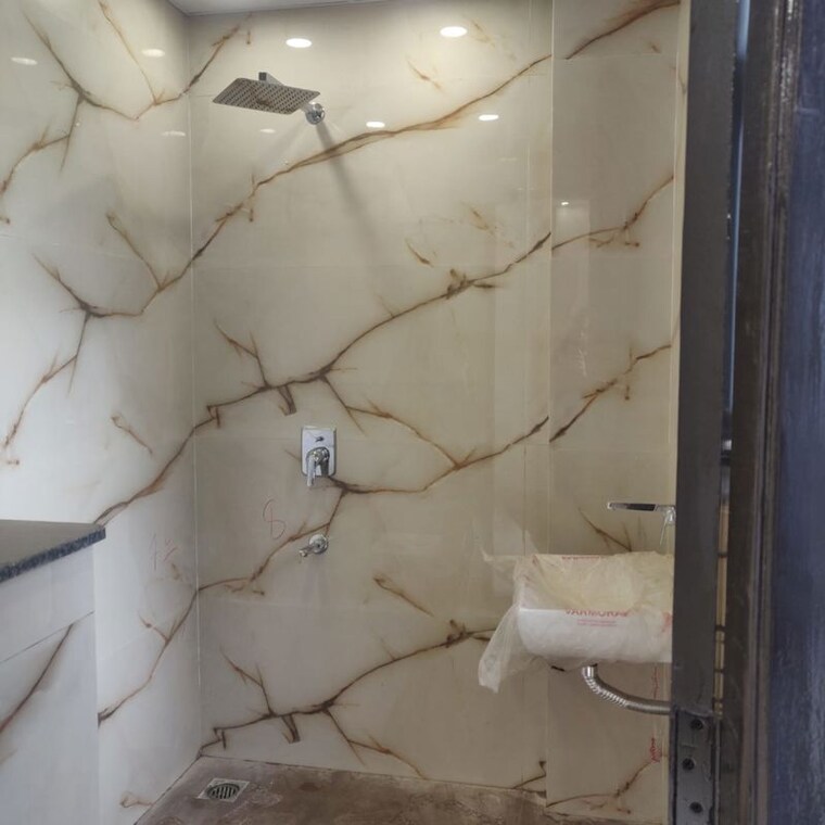 Bathroom, sector 23 3 Bedroom 2000 Sq.Ft. Builder Floor In Sector 23 Gurgaon 10511916