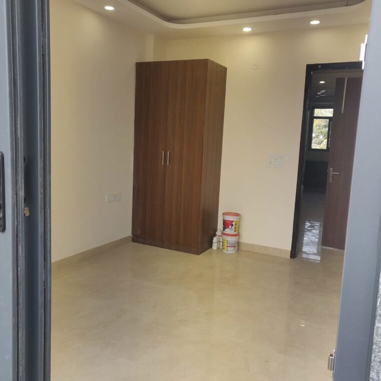Room, sector 23 3 Bedroom 2000 Sq.Ft. Builder Floor In Sector 23 Gurgaon 10511916