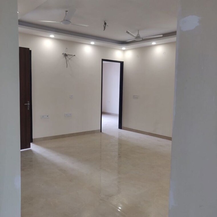 Room, sector 23 3 Bedroom 2000 Sq.Ft. Builder Floor In Sector 23 Gurgaon 10511916