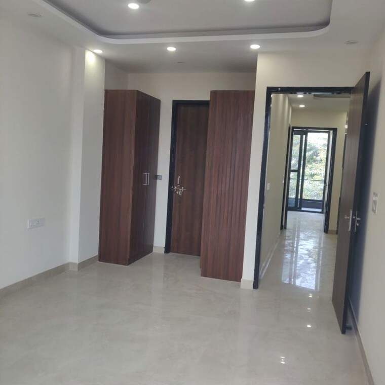 Room, sector 23 3 Bedroom 2000 Sq.Ft. Builder Floor In Sector 23 Gurgaon 10511916