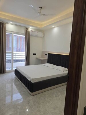 Bedroom in 2 BHK Builder Floor at Sector 43 – for Rent
