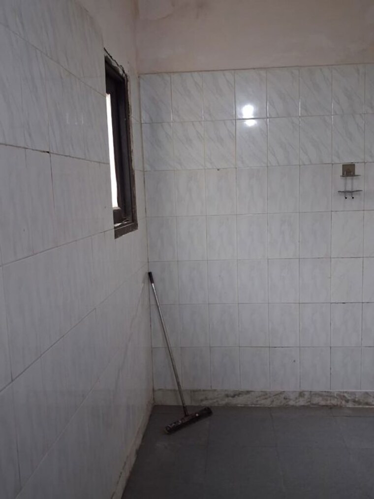Bathroom, sector 122 6 Bedroom 112 Sq.Mt. Independent House In Sector 122 Noida 10511933