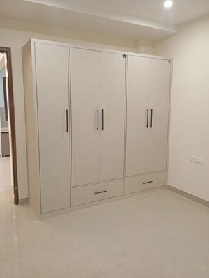 Room in 3 BHK Builder Floor at Aerocity – for Rent