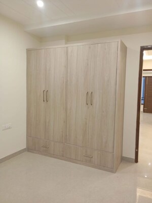 Room in 3 BHK Builder Floor at Aerocity – for Rent