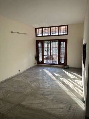 Room in 3 BHK Builder Floor at Phase 11 – for Rent