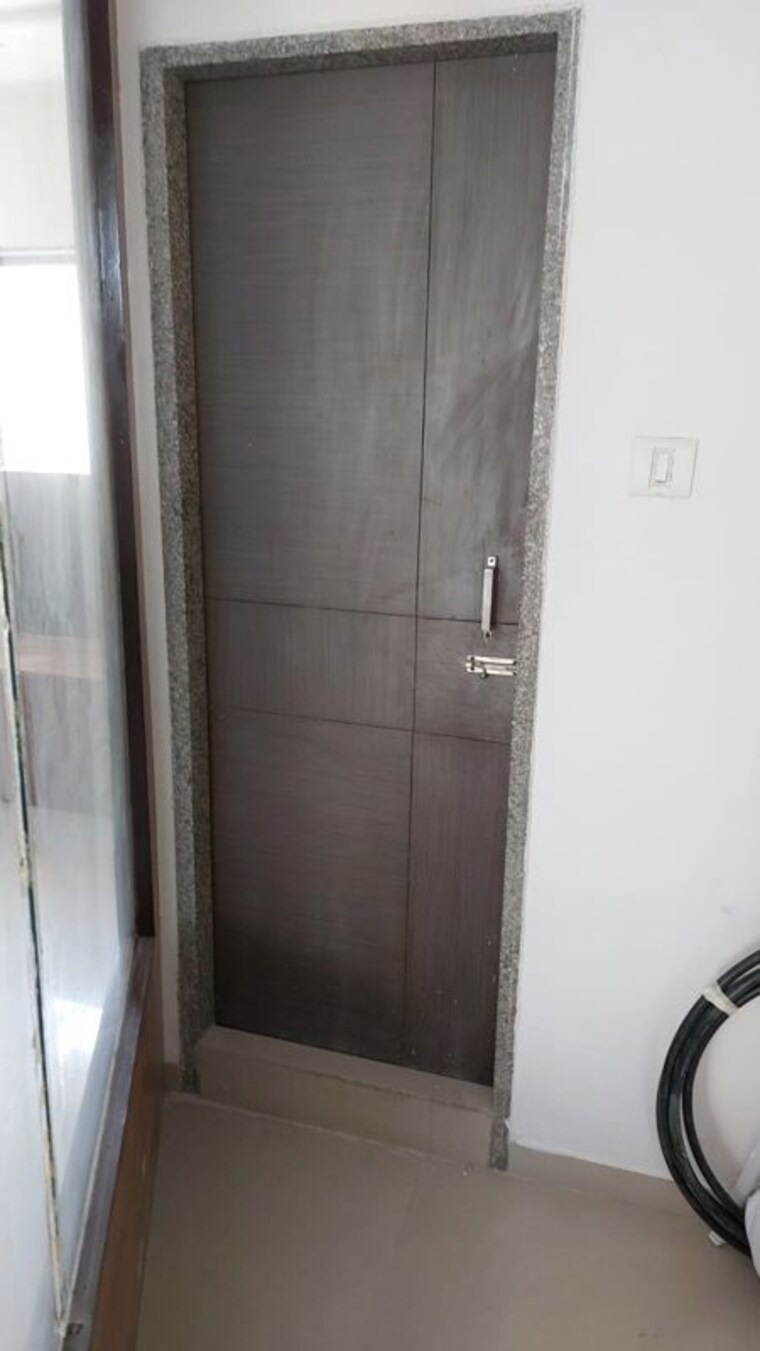 Bathroom, alkapuri Commercial Office Space 450 Sq.Ft. In Alkapuri Vadodara 10511983