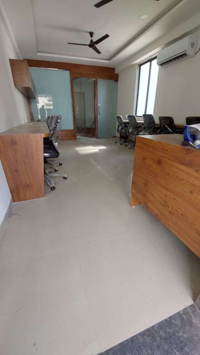 Living Room, alkapuri Commercial Office Space 450 Sq.Ft. In Alkapuri Vadodara 10511983