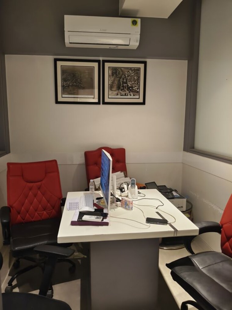 Room, vadgama-kings-tower Commercial Office Space 1100 Sq.Ft. In Agripada Mumbai 10511953