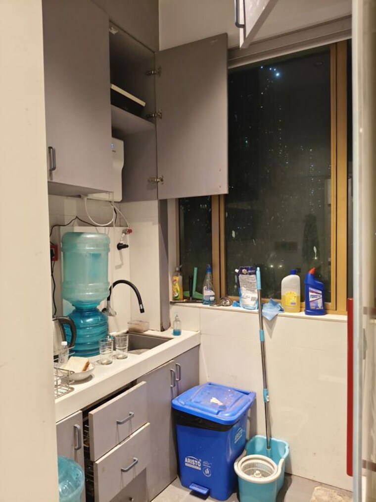 Washroom, vadgama-kings-tower Commercial Office Space 1100 Sq.Ft. In Agripada Mumbai 10511953