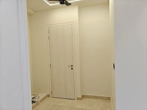 Room in 3 BHK Apartment at Indiabulls Sky Forest, Lower Parel – for Rent
