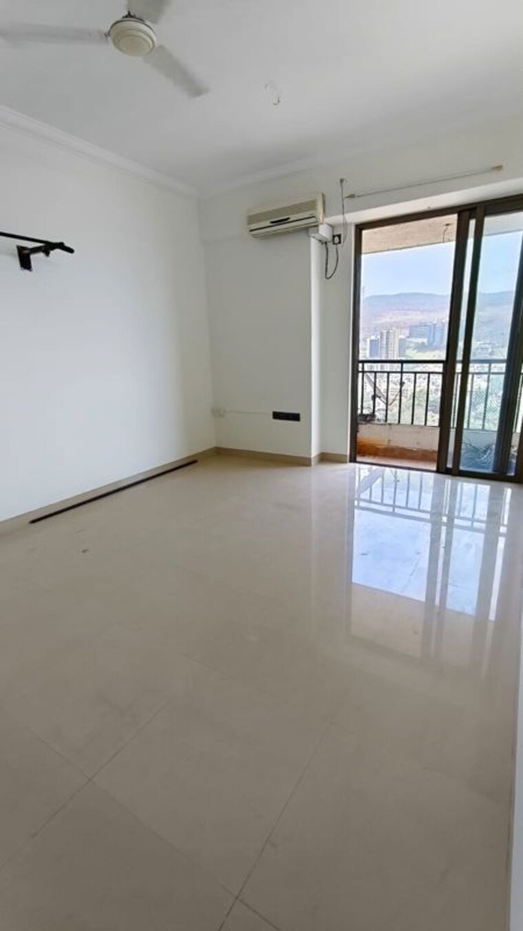 Room, satellite-tower 3 Bedroom 1422 Sq.Ft. Apartment In Goregaon East Mumbai 10511995