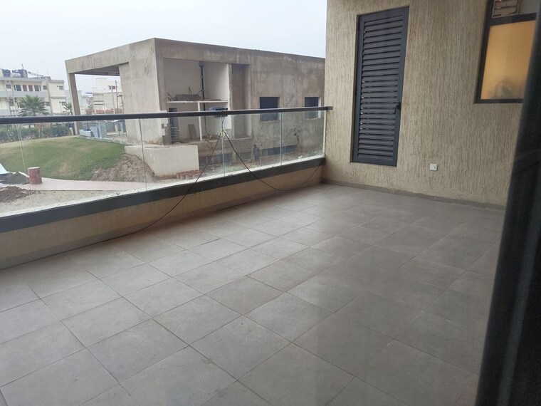 Balcony, kharar road 4 Bedroom 3672 Sq.Ft. Apartment In Kharar Road Mohali 10497920