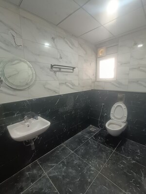 Bathroom in 3 BHK Apartment at Candeur Crescent, Serilingampally – for Rent